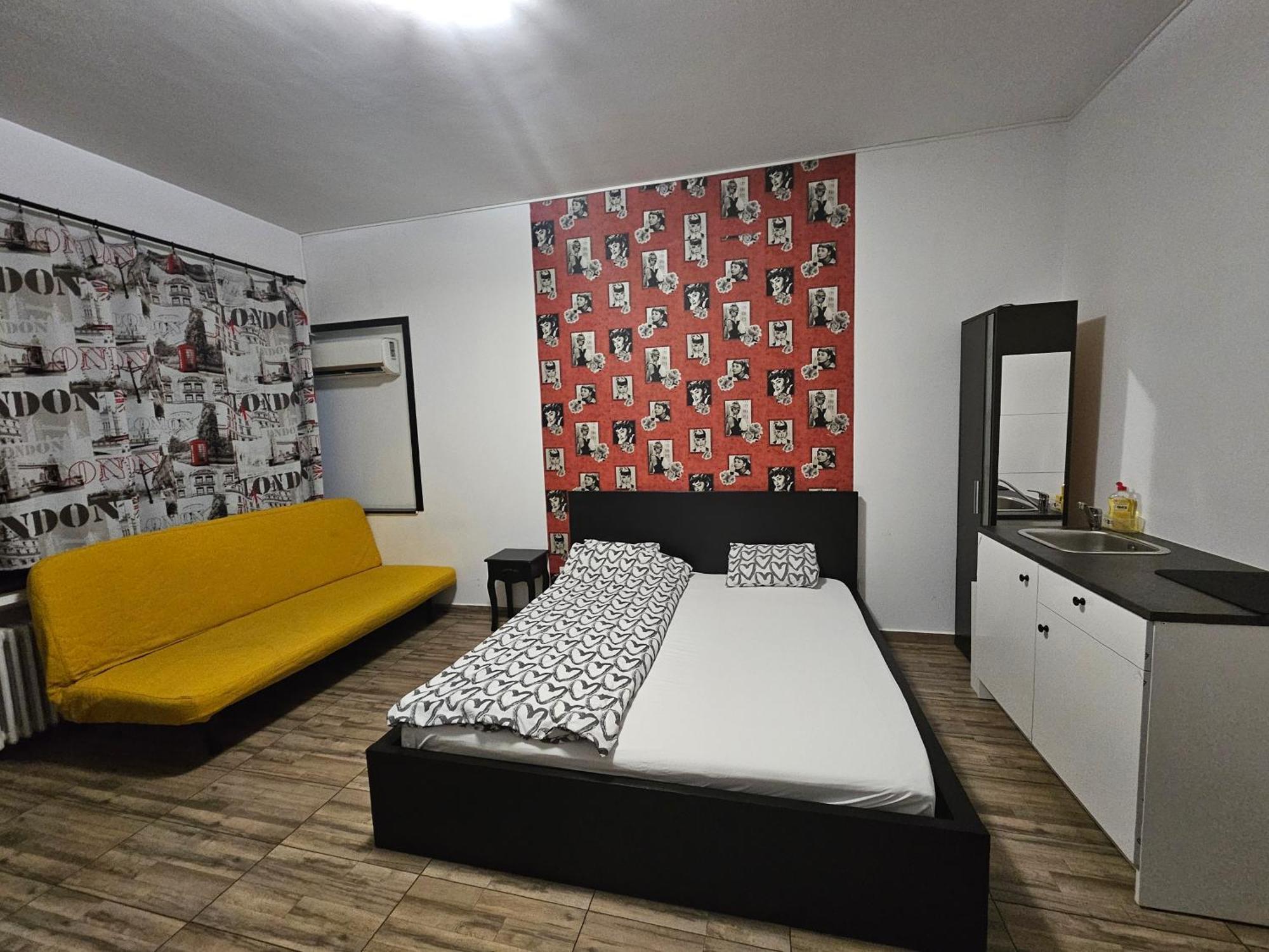 Central Class Bucharest Luaran gambar