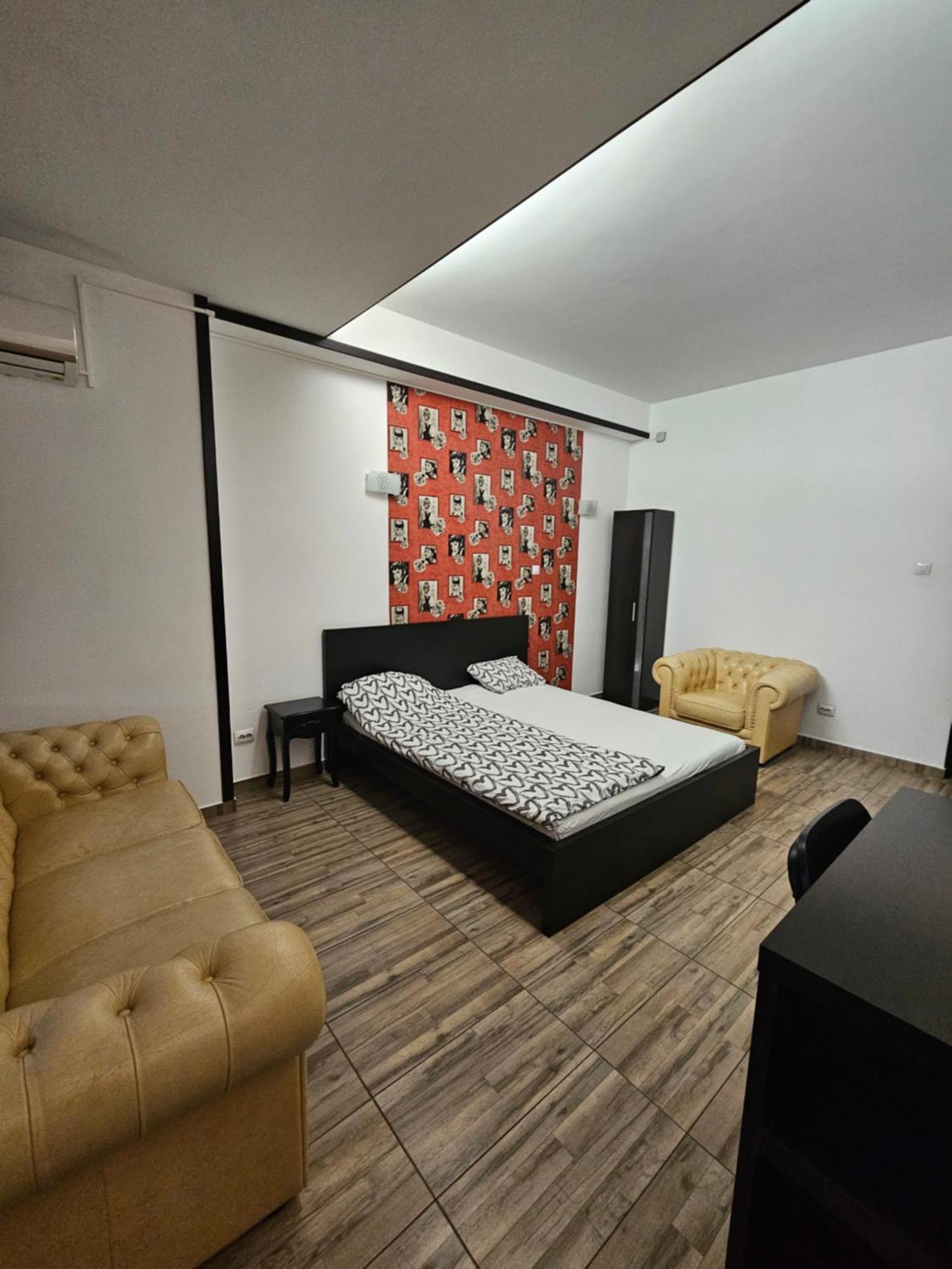Central Class Bucharest Luaran gambar